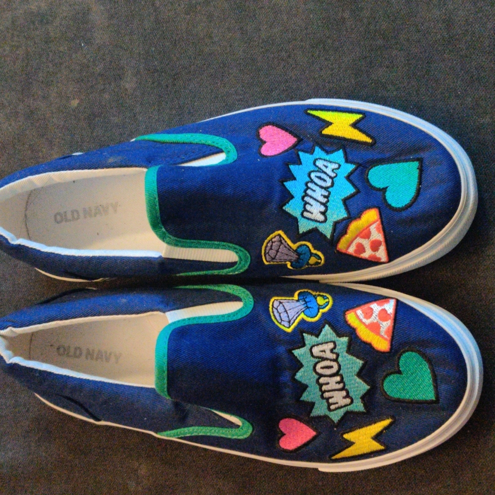 Girls canvas slip on shoes